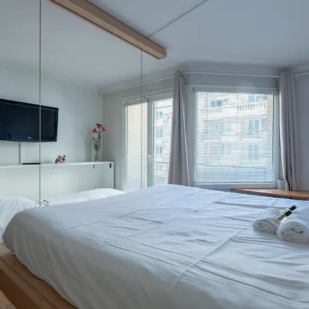 Beautiful Studio With Balcony By Guestready Issy-les-Moulineaux